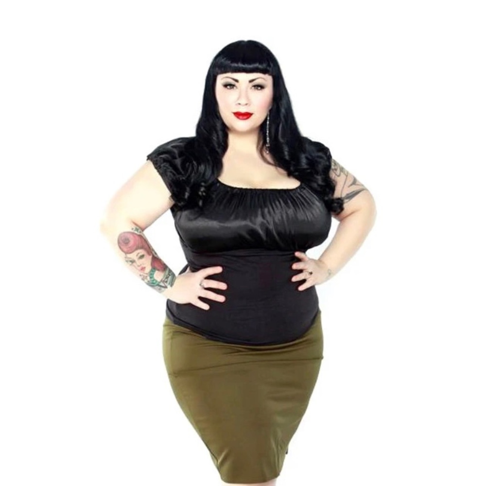 Mode Merr black satin pleasant blouse